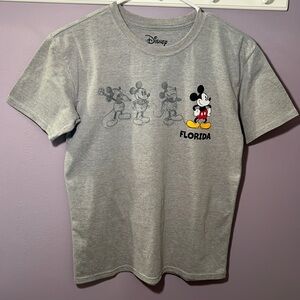 Boy’s Youth size large (10/12) Disney Mickey tshirt / tee - Gray